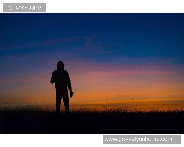 内维斯女友深情回忆初恋岁月讲述爱与成长的真实故事