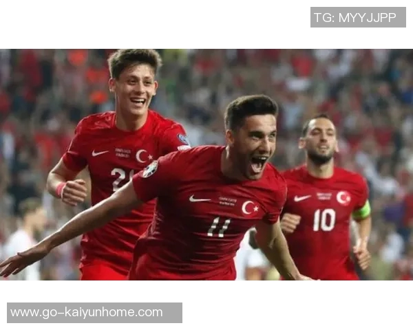 恰尔汗奥卢自豪代表土耳其百场伊尔迪兹有望争夺金球奖