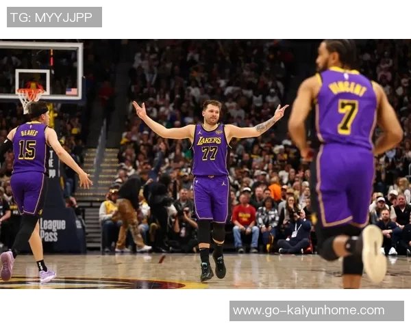 东契奇独自发力难救主26投15中砍下39分三分球命中率高达545